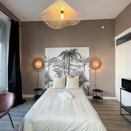 Suite Petra Lyon Luaran gambar
